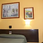 Olympia Hotel 2*