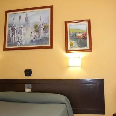 Olympia فندق 2*