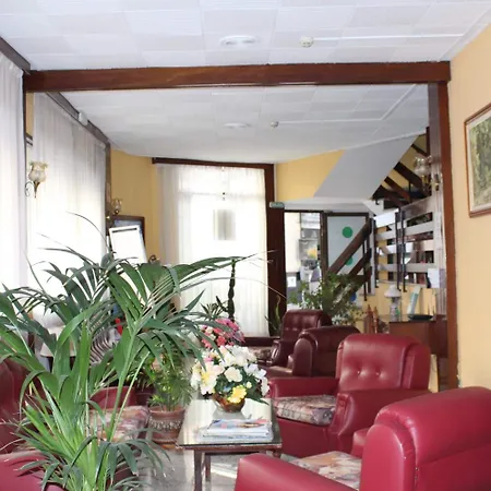 Olympia Hotel 2*