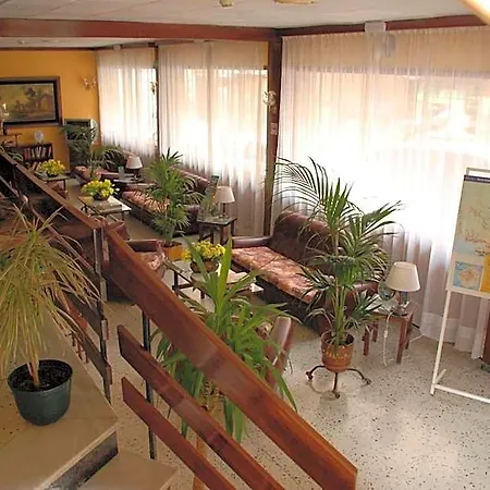 Olympia 2*
